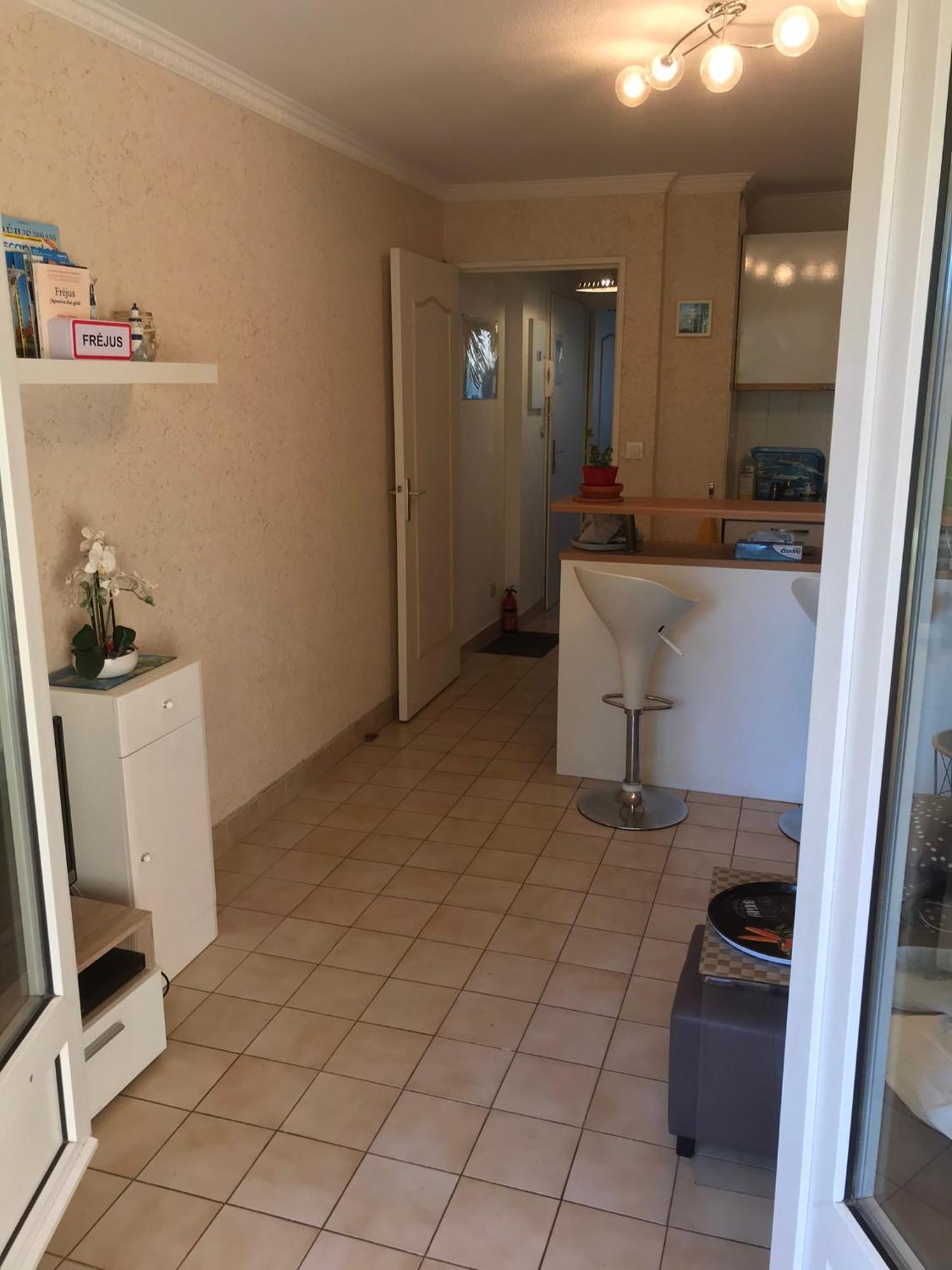 Appartement Port Frejus Avec Loggia Et Acces Plages A Pieds Dış mekan fotoğraf