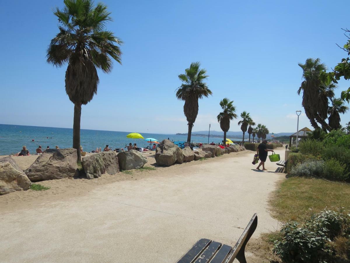 Appartement Port Frejus Avec Loggia Et Acces Plages A Pieds Dış mekan fotoğraf